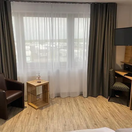 Meerzeit Strandhotel * 纽哈灵吉塞尔