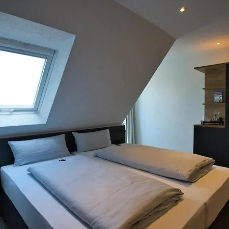 Meerzeit Strandhotel * Нойхарлингерзиль