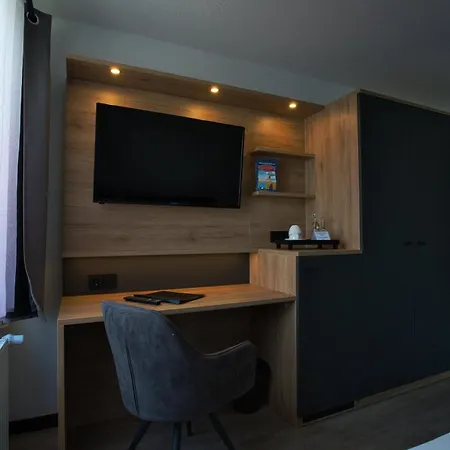Meerzeit Strandhotel Отель Нойхарлингерзиль
