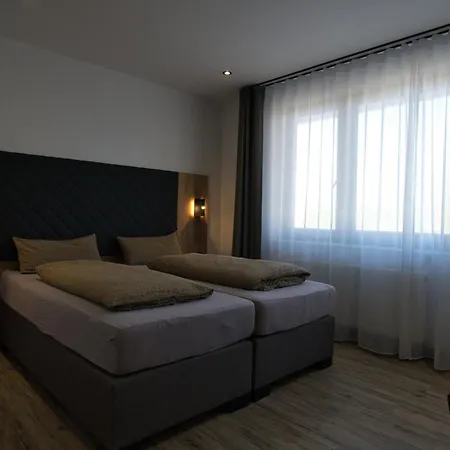 Meerzeit Strandhotel * Нойхарлингерзиль